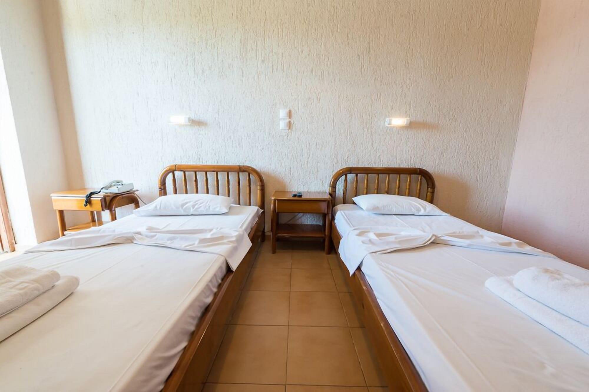 Galaxy Hotel Аргостолион Екстериор снимка
