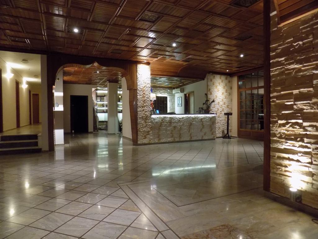 Galaxy Hotel Аргостолион Екстериор снимка